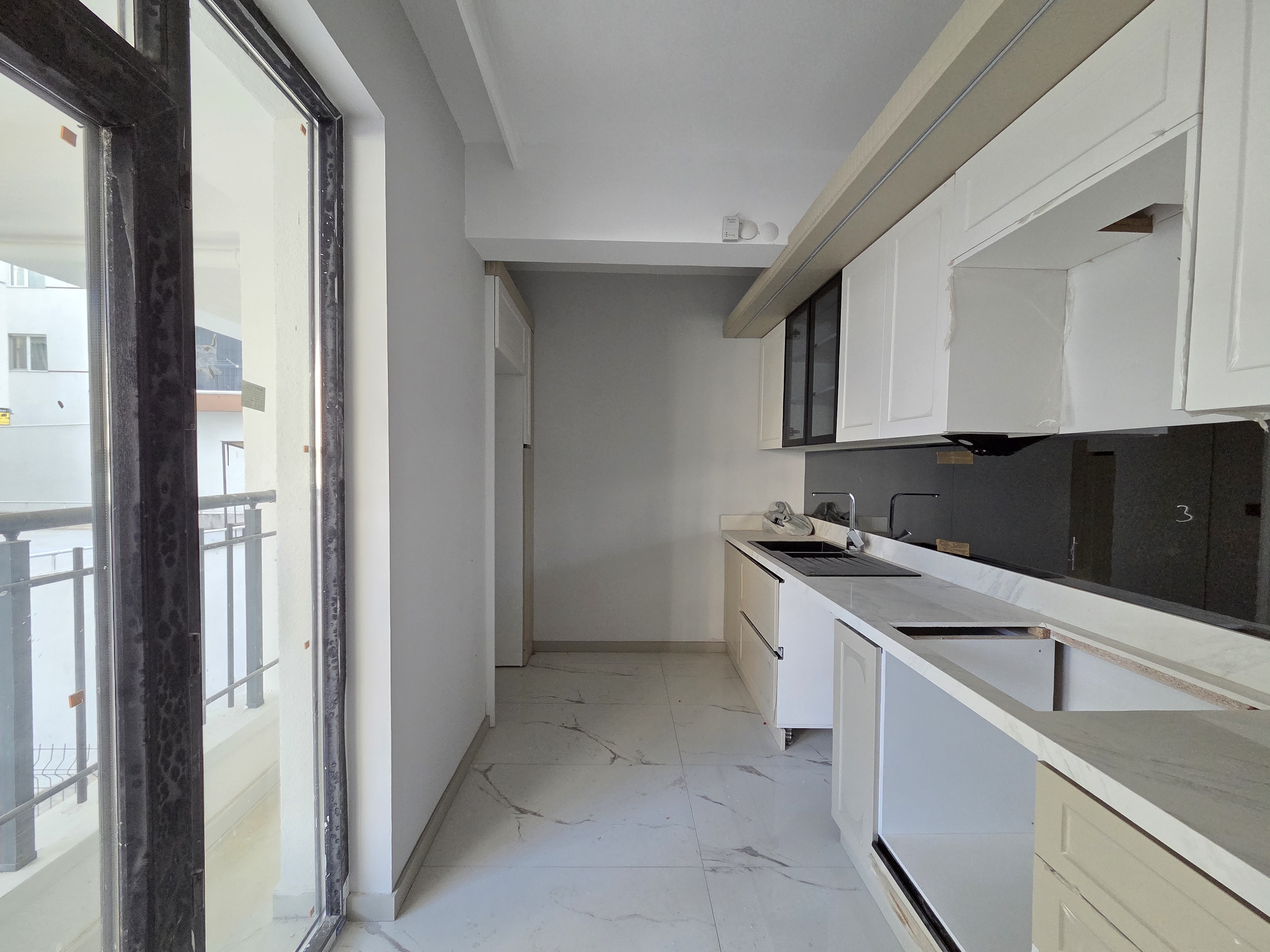 YENİKENT 29 EKİM'DE 2+1 LÜX YAPIM K.OTOPARKLI OTURUMA HAZIR SIFIR SON DAİRE