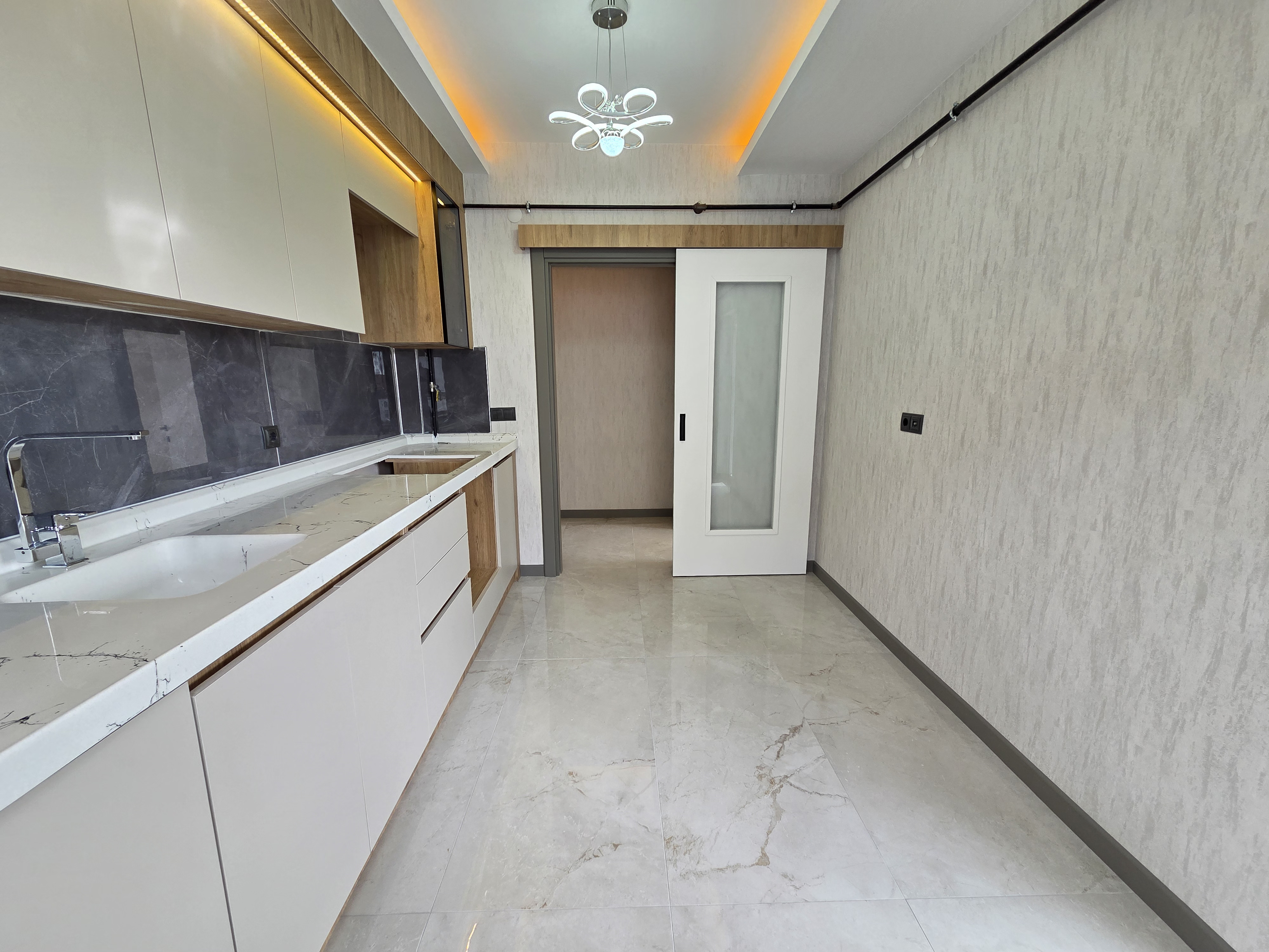 YENİKENT FEVZİ ÇAKMAK'TA 3+1 ULTRA LÜX G.ODALI VE E.BANYOLU SIFIR ARA KAT DAİRE