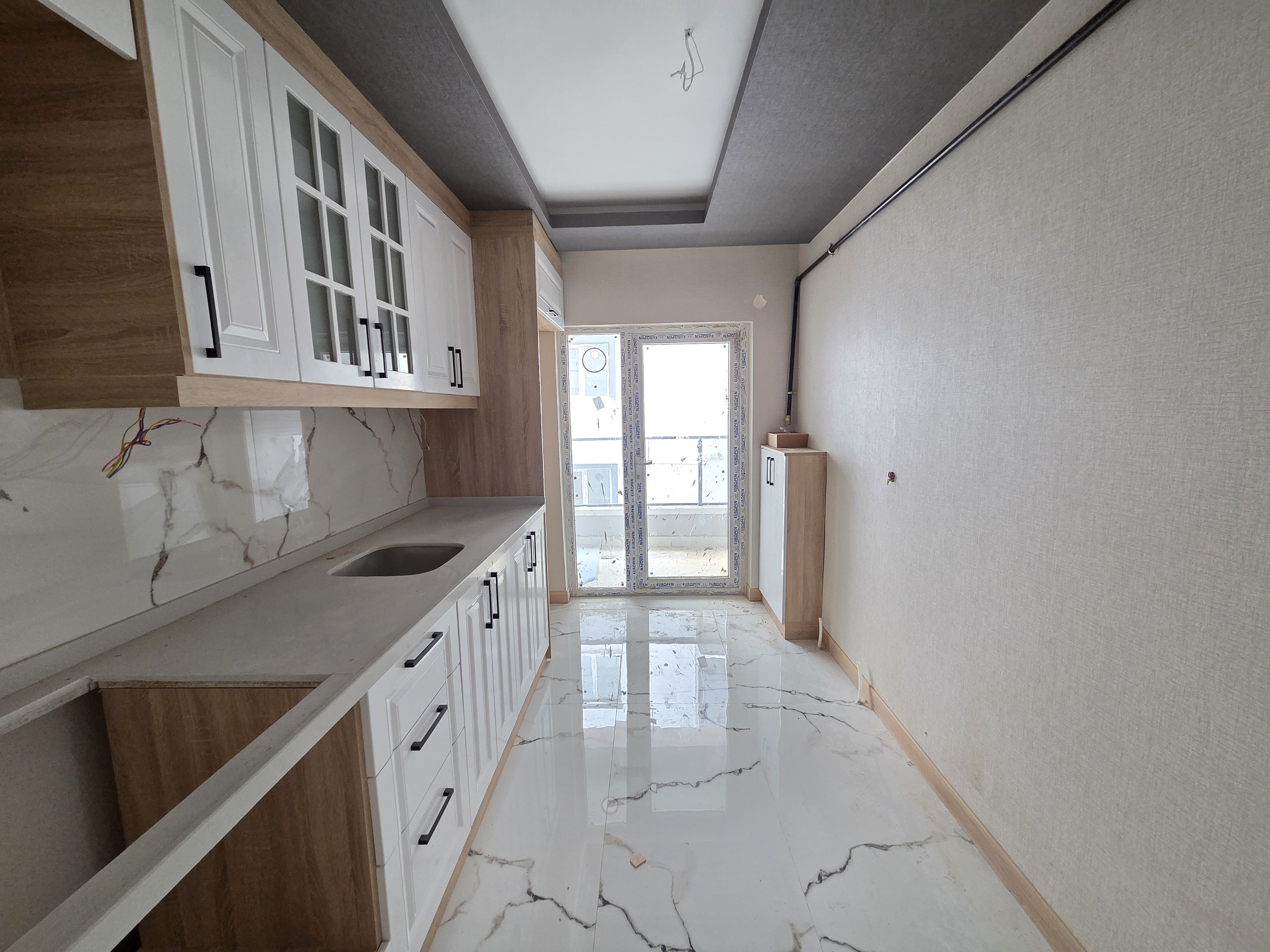 YENİKENT FEVZİ ÇAKMAK'TA 2+1 AYAŞ YOLUNA YAKIN SIFIR YATIRIMA VE OTURUMA UYGUN FIRSAT DAİRE