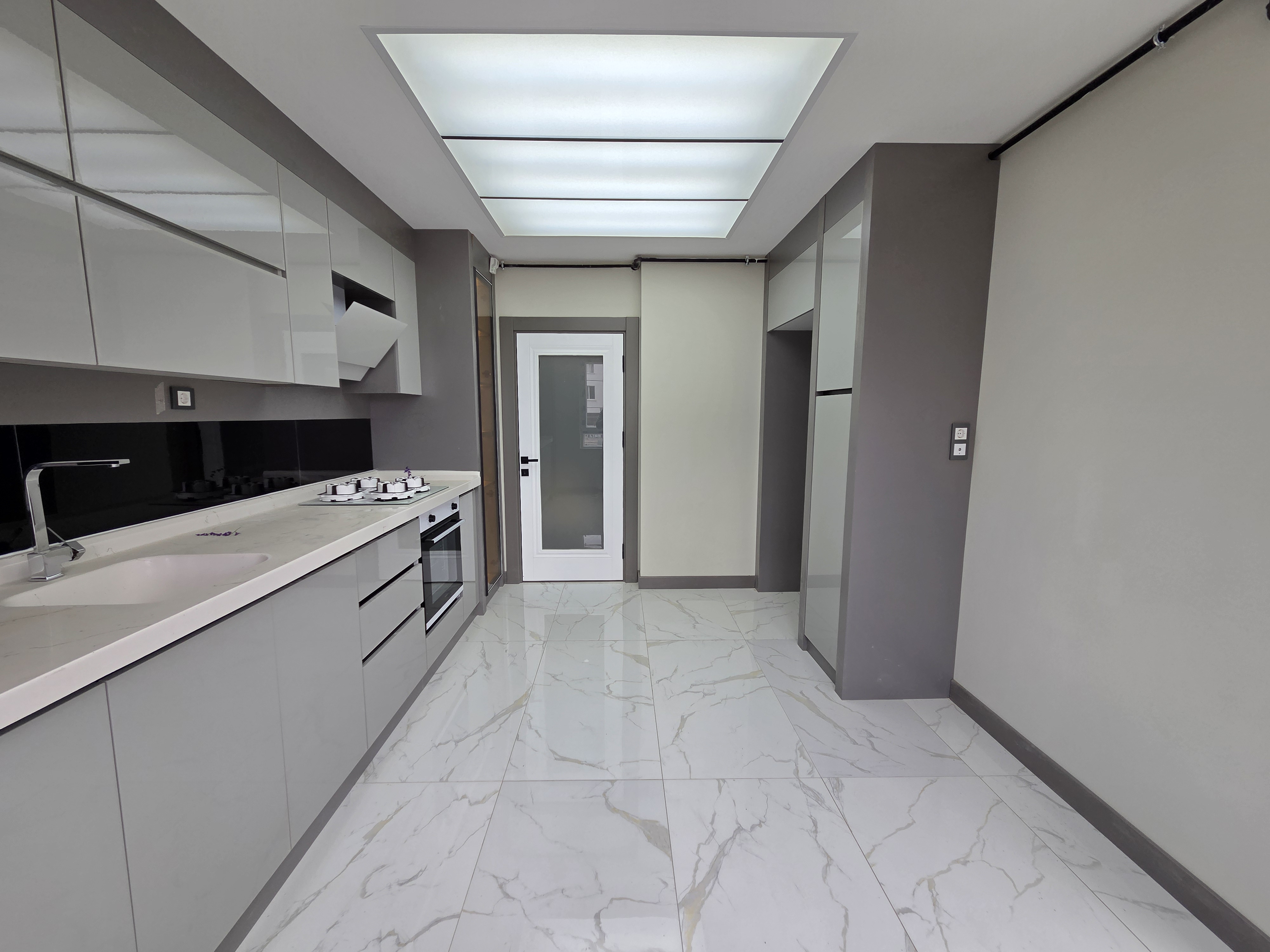 YENİKENT FEVZİ ÇAKMAK'TA 3+1 ULTRA LÜX 1.SINIF İŞÇİLİKLİ SIFIR KATTA ULAŞIM YAKINI DAİRE