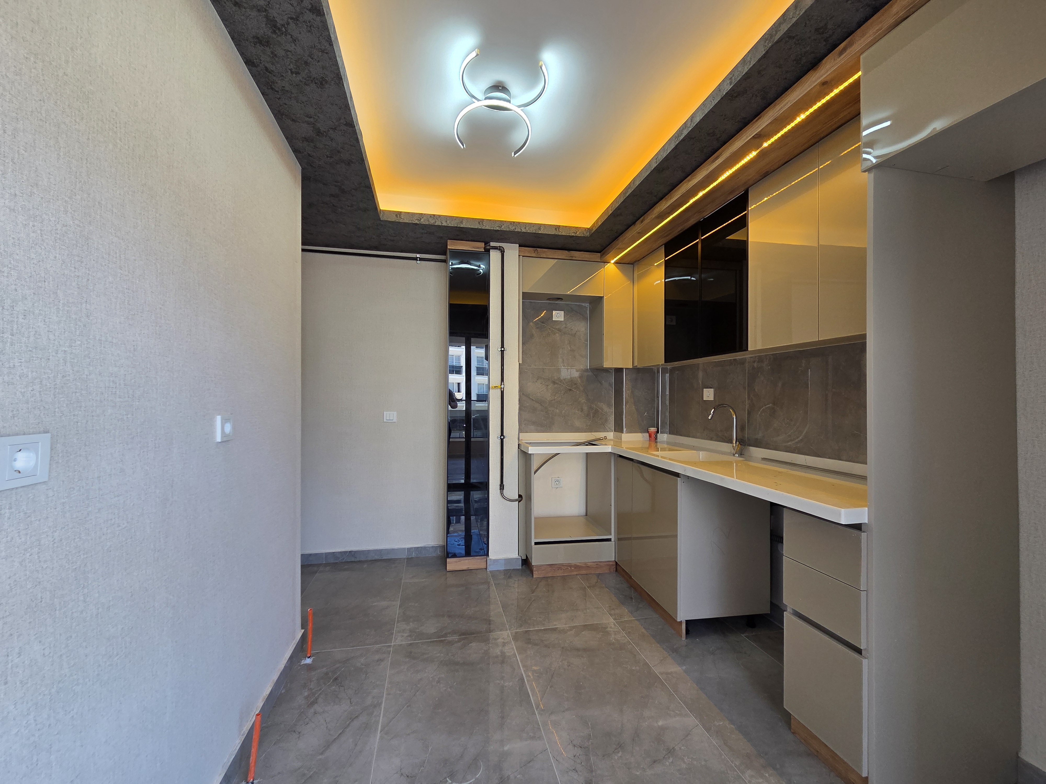 YENİKENT FEVZİ ÇAKMAK'TA 3+1 SIFIR FERAH MÜKEMMEL LOKASYONDA ÖNÜ AÇIK FIRSAT DAİRE