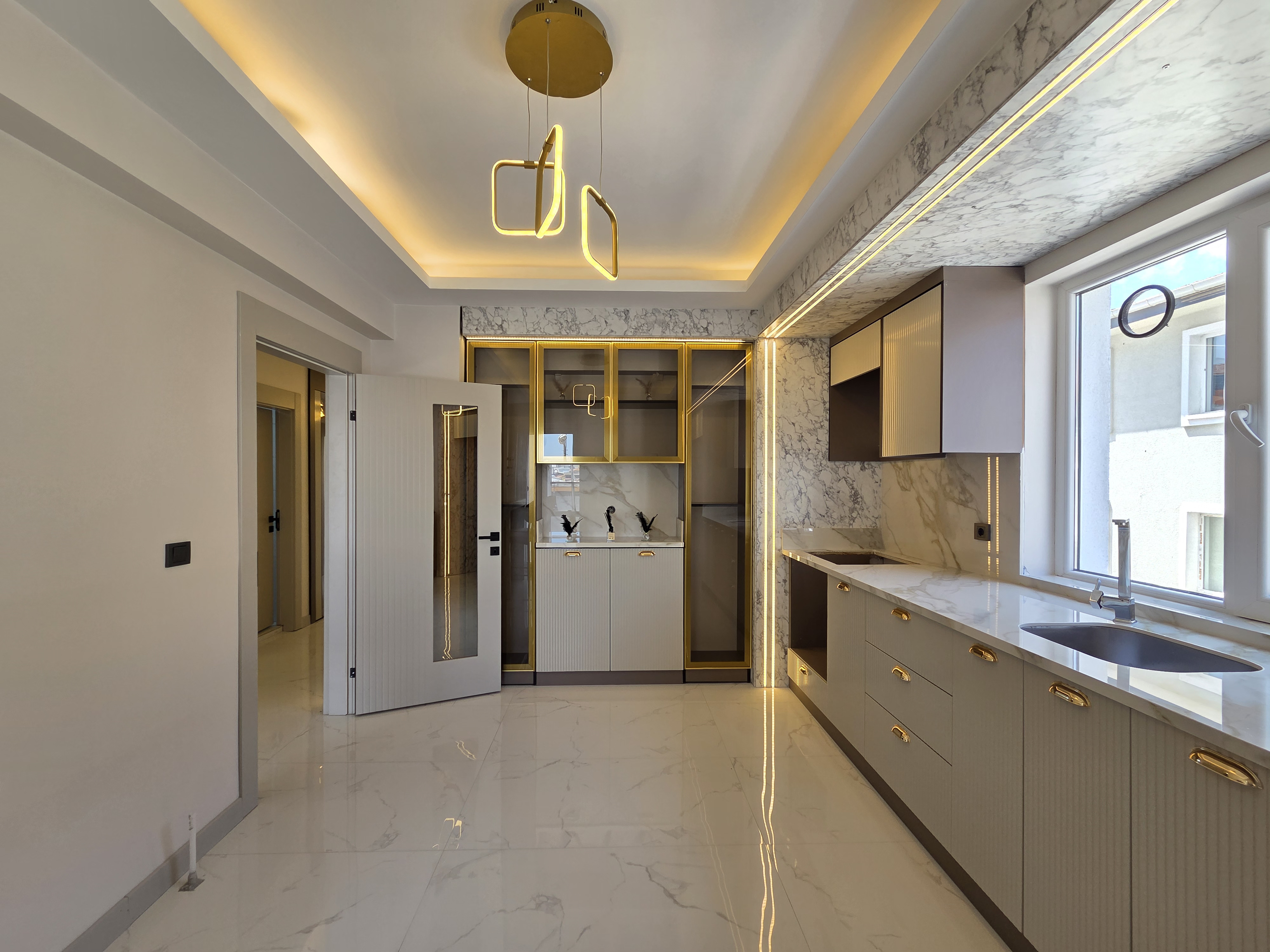 YENİKENT FEVZİ ÇAKMAK'TA 3+1 ULTRA LÜX 1.SINIF İŞÇİLİKLİ HAFTANIN FIRSAT DAİRESİ