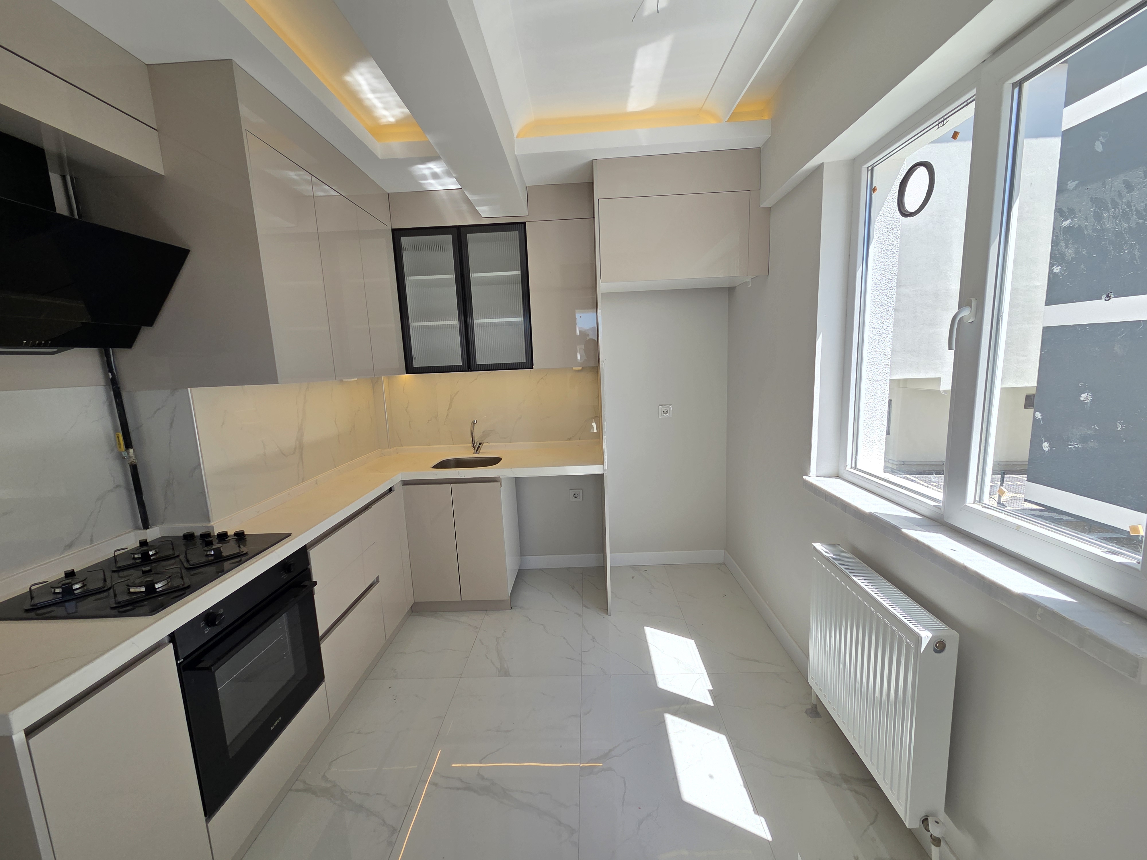 YENİKENT 29 EKİM'DE 2+1 SIFIR YATIRIMA UYGUN KAT KONUMUNDA FIRSAT DAİRE