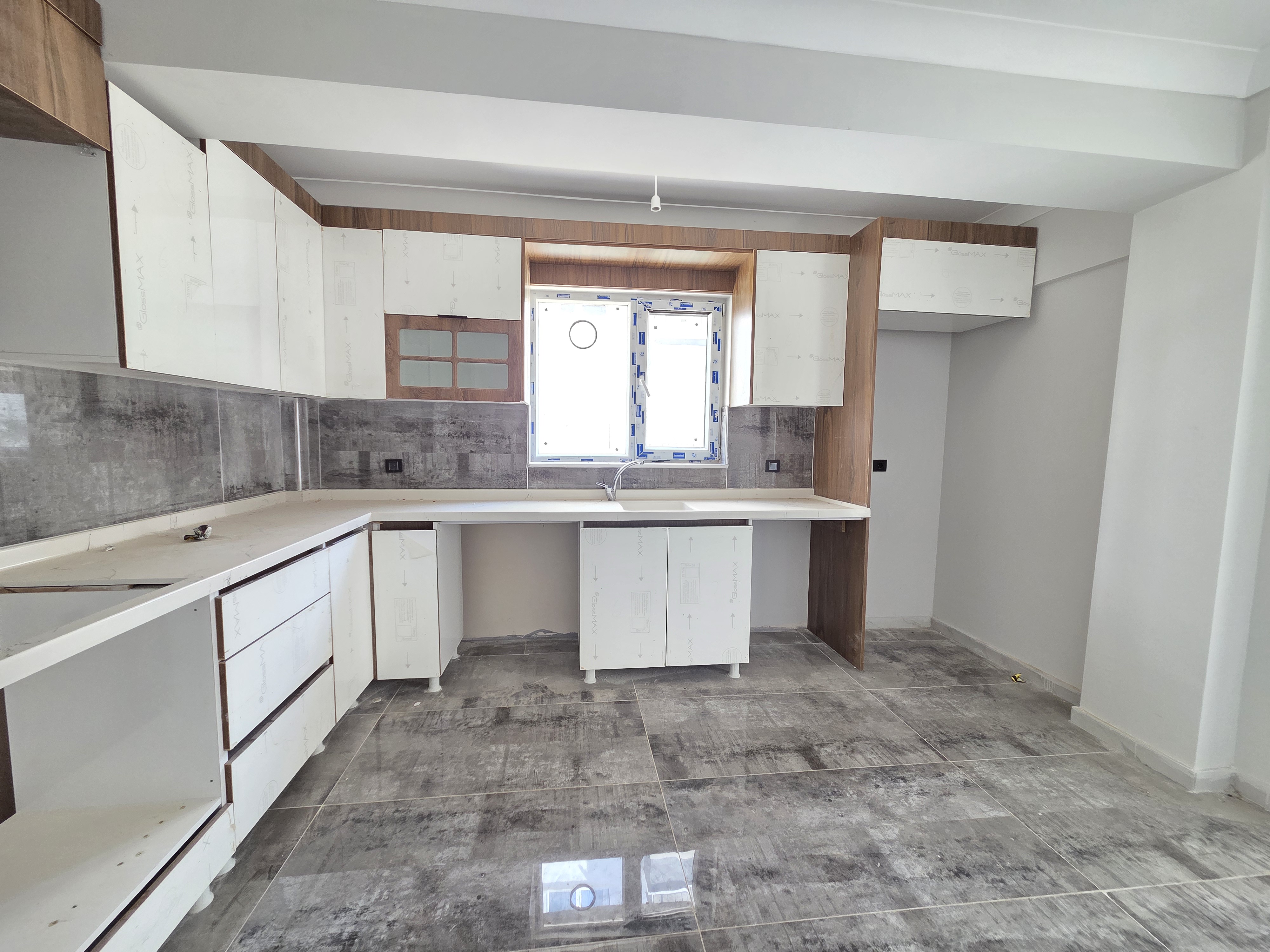 YENİKENT MUSTAFA KEMAL'DE 3+1 ULTRA LÜX KATTA KREDİ LİMİTSİZ FIRSAT DAİRE