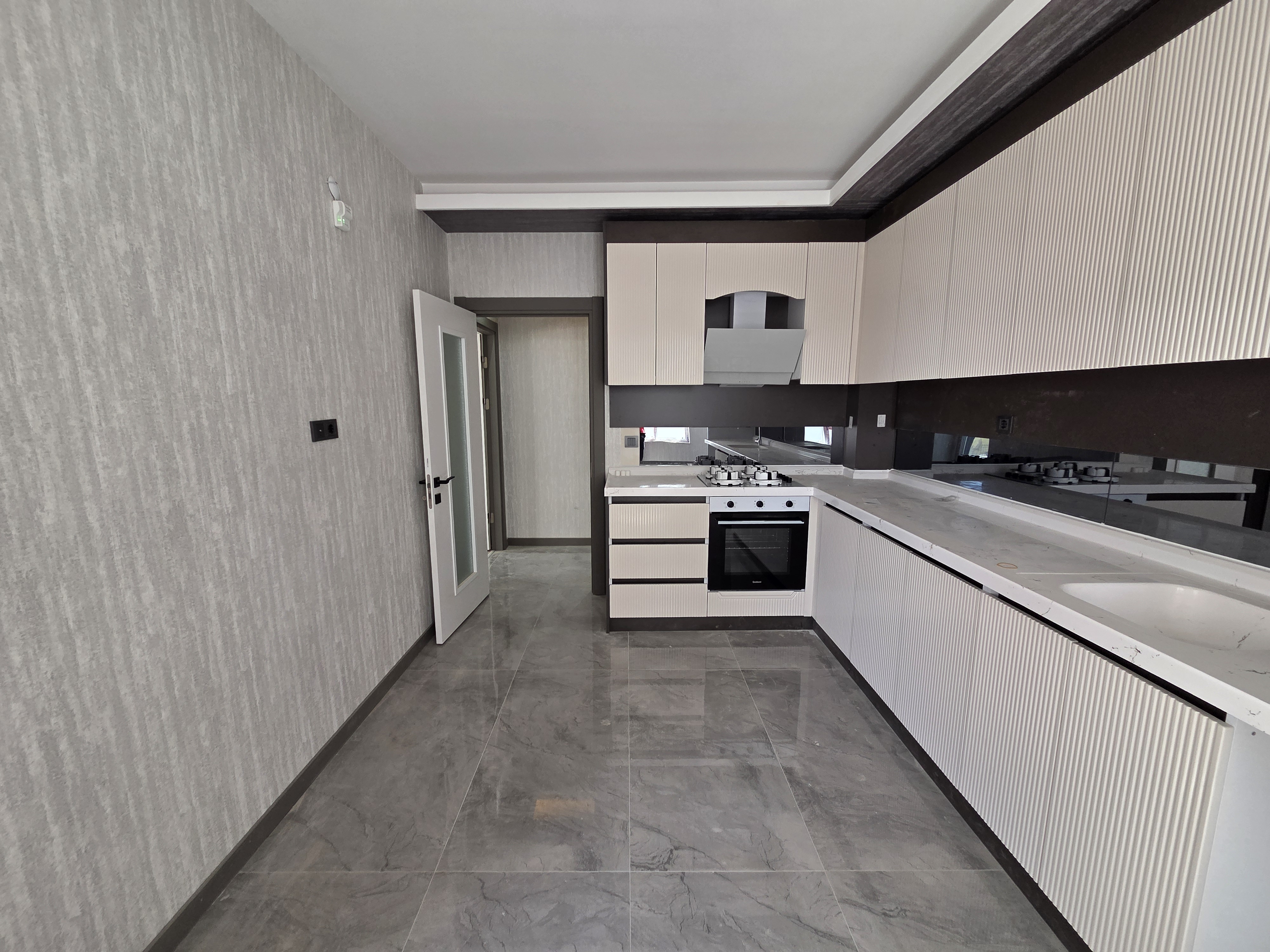 YENİKENT FEVZİ ÇAKMAK'TA 3+1 ULTRA LÜX YAPILI MERKEZDE FIRSAT DAİRE
