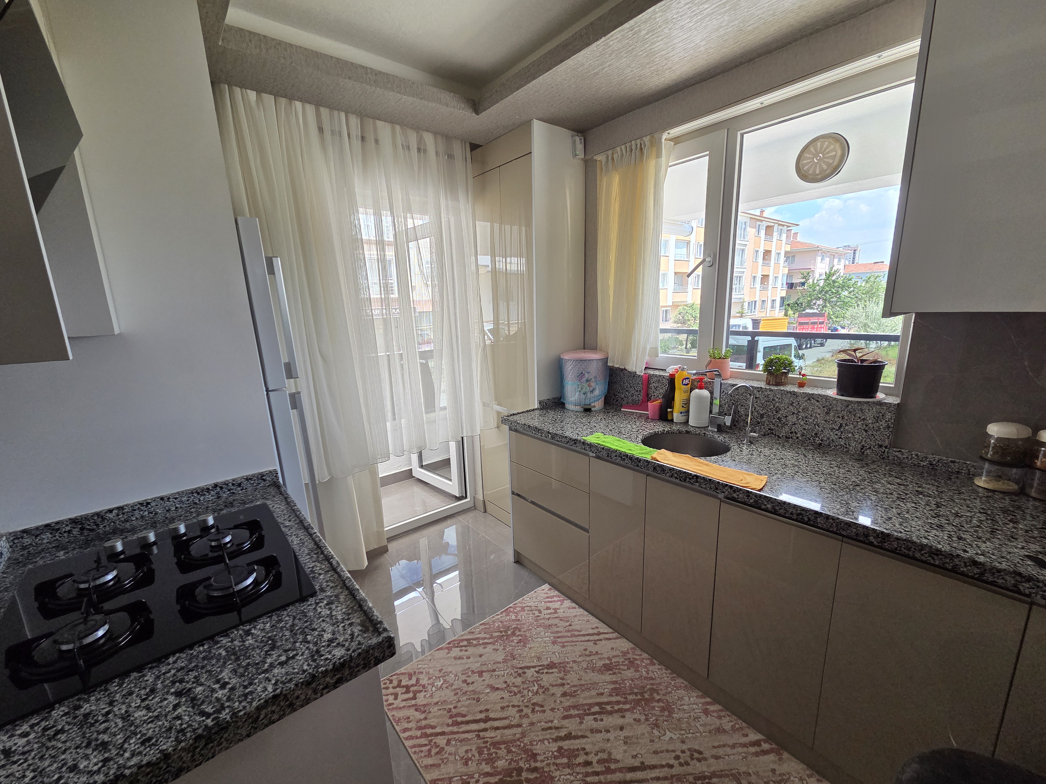 YENİKENT MUSTAFA KEMAL'DE 3+1 LÜX MERKEZİ LOKASYONDA FIRSAT DAİRE